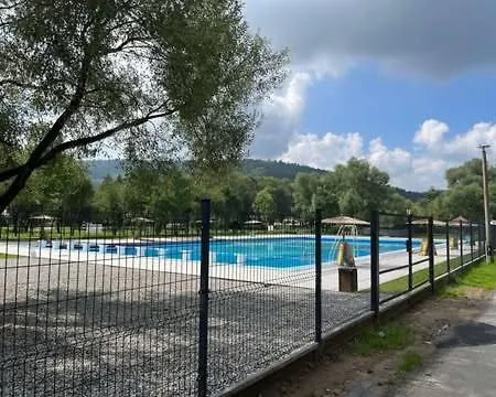 Pod Lasem Z Balia I Sauna ミシレニツェ