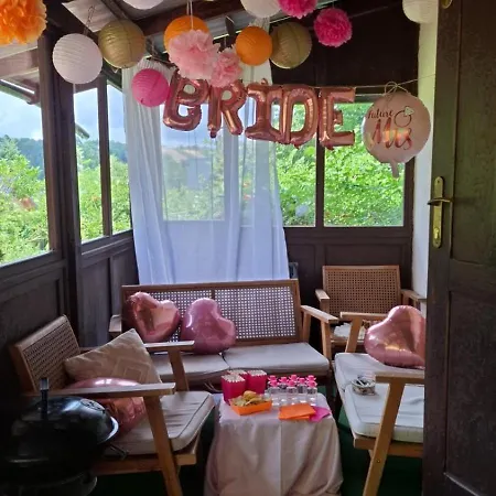 Pod Lasem Z Balia I Sauna بيت للعطل *
