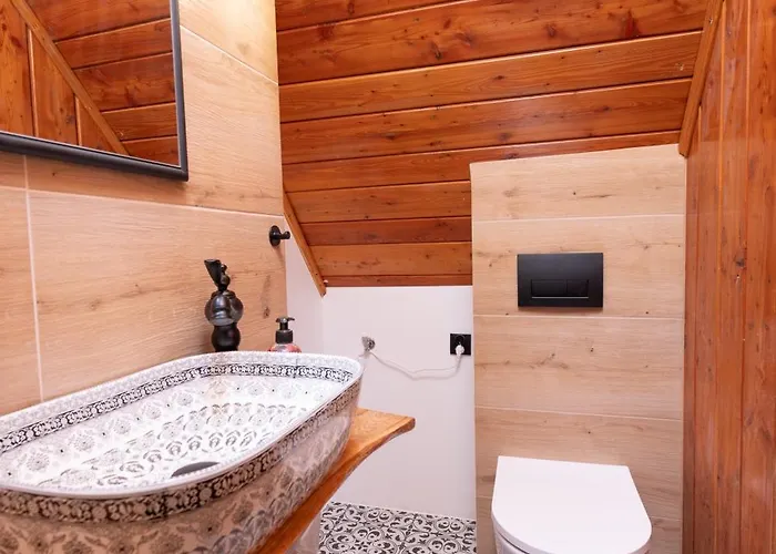 Pod Lasem Z Balia I Sauna בית נופש